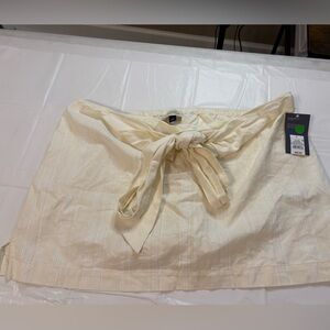Universal Threads Cream Skirt